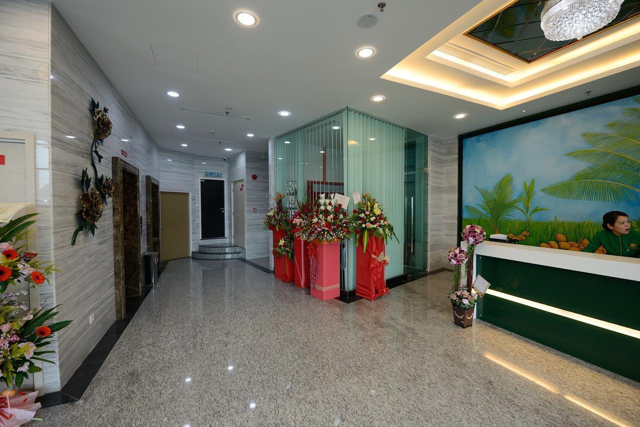 Pine Garden Hotel Kuching Exterior photo