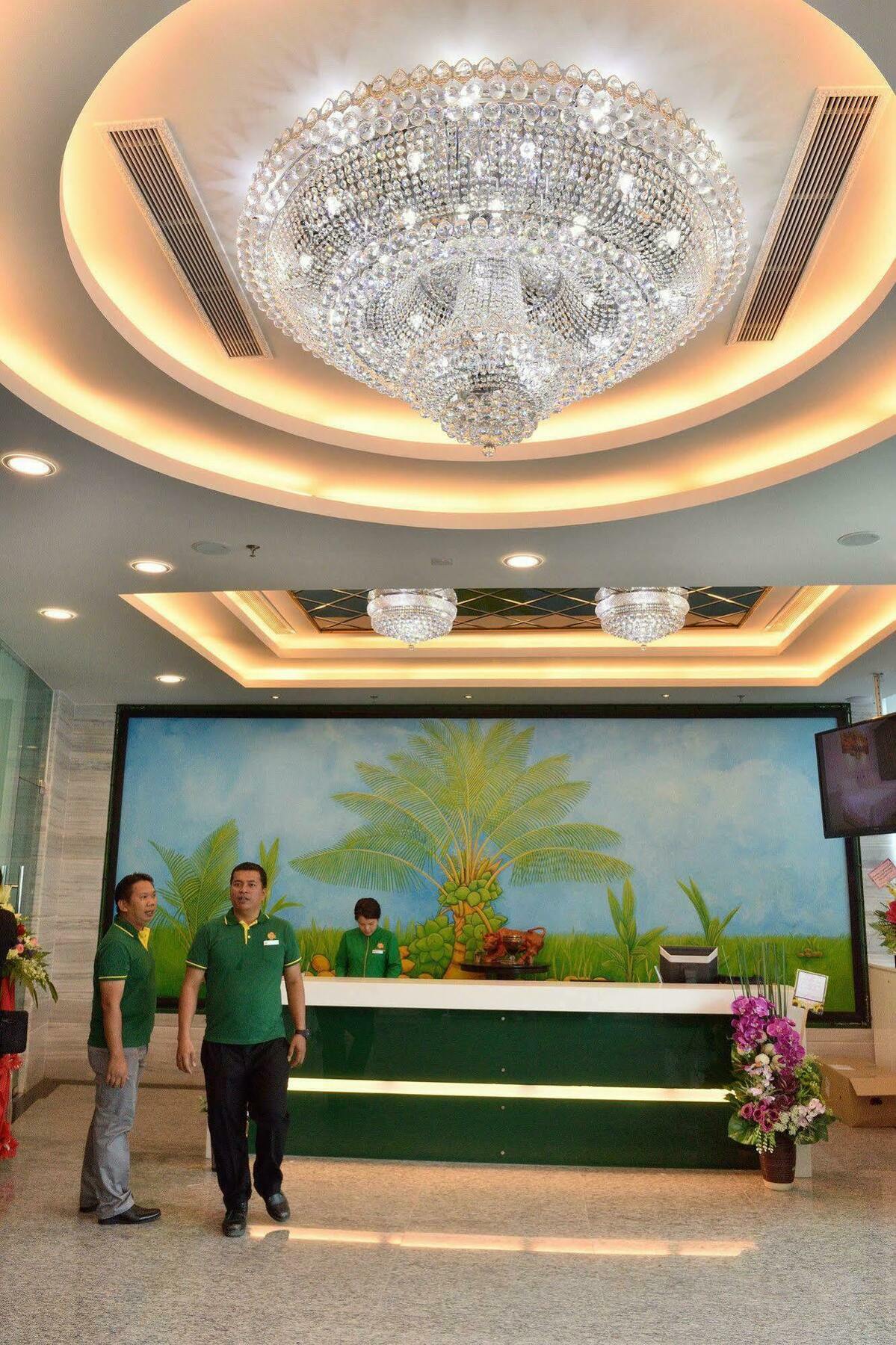 Pine Garden Hotel Kuching Exterior photo